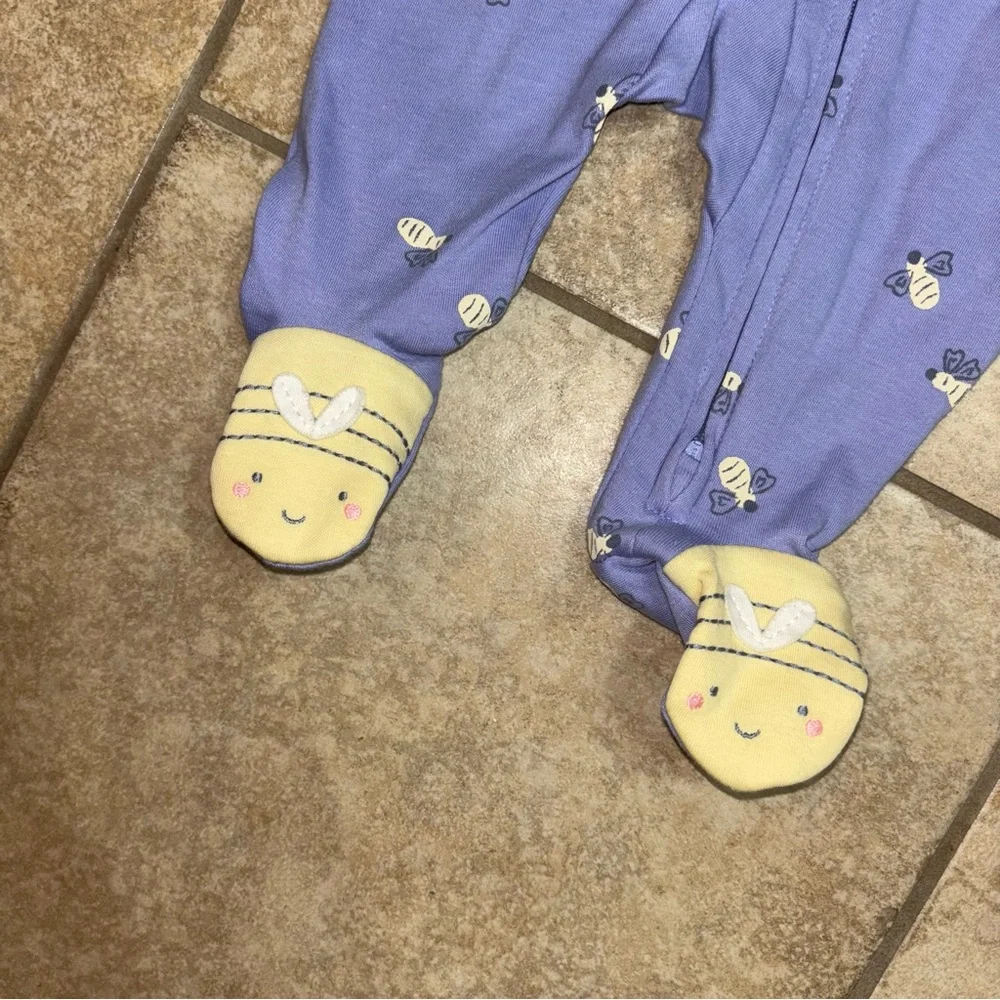 New! Carter's NB Lavender Bee Print Footie Sleeper Baby Girl NB - Picture 2 of 8